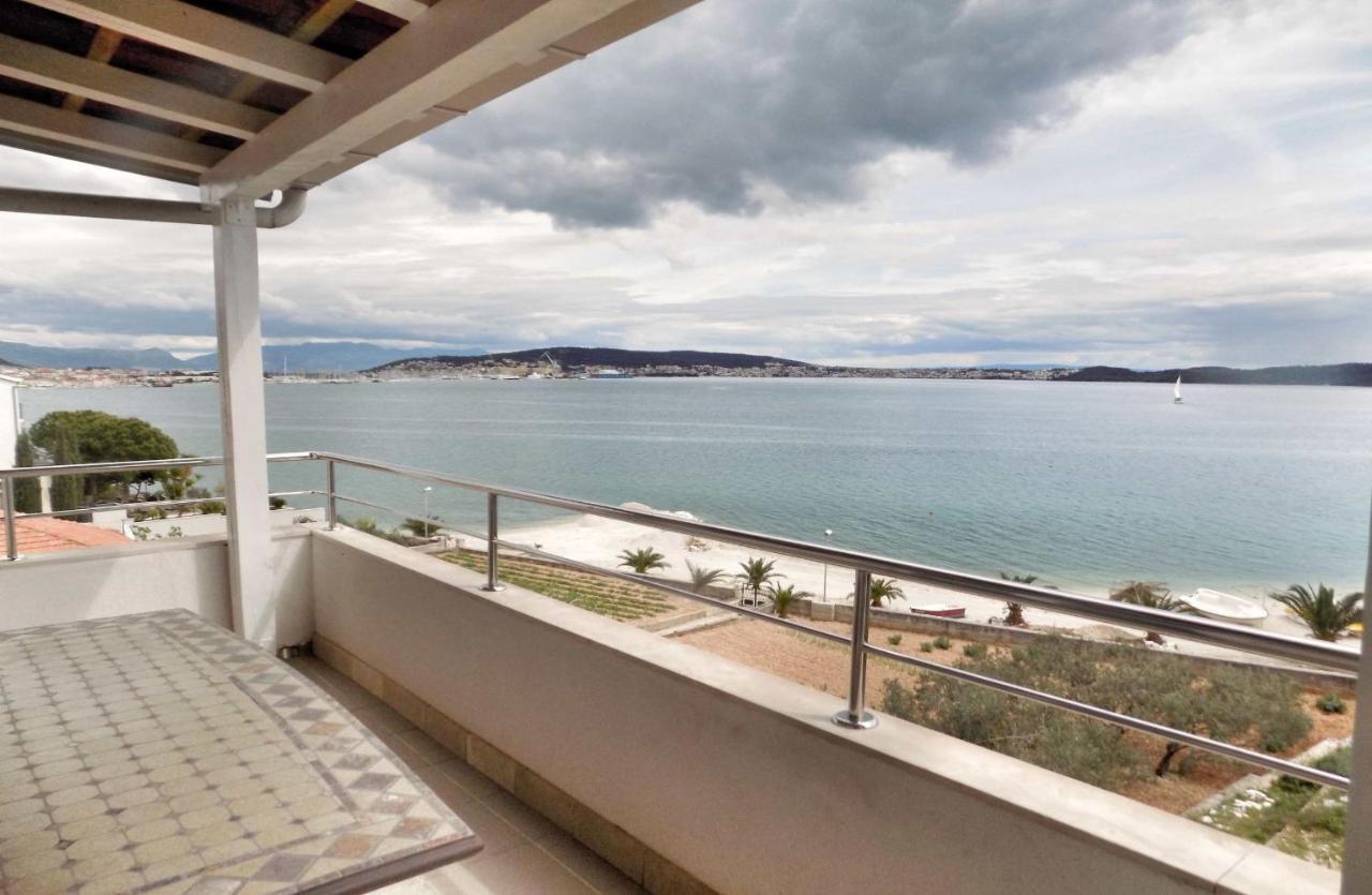 Apartments Palma On The Beach Trogir Room photo